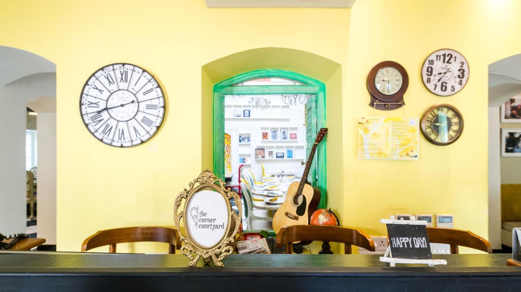 The Corner Courtyard Hotel Kolkata Exterior photo