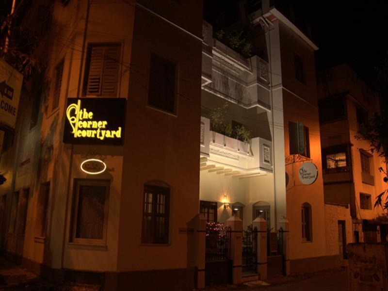 The Corner Courtyard Hotel Kolkata Exterior photo